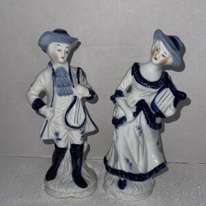 Vintage Collectible Rayware Pair of Blue & White Porcelain Musician Figurines